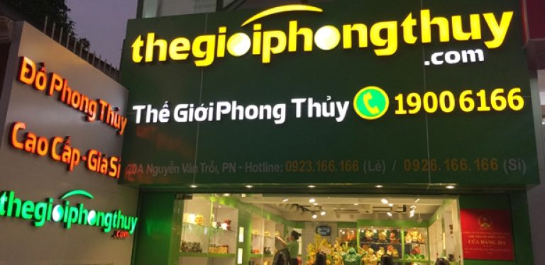 Showroom mẫu Thế Giới Phong Thủy thegioiphongthuy.com biển hiệu vàng đen Đồ Phong Thủy Cao Cấp Giá Sỉ - chuẩn nhận diện cho đối tác nhượng quyền
